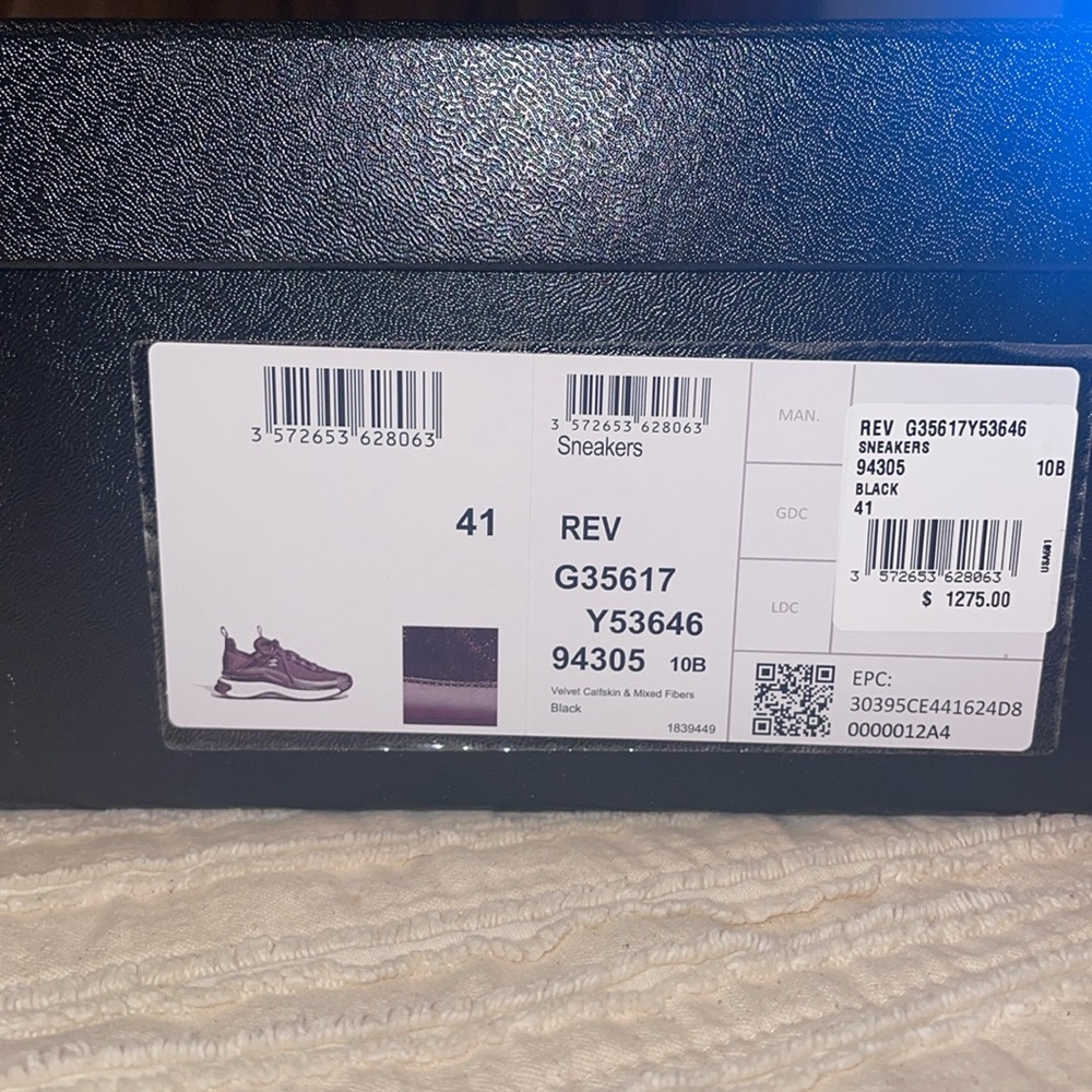 AUTHENTIC Chanel Black Sneakers, Size 41 🖤 - Picture 5 of 6